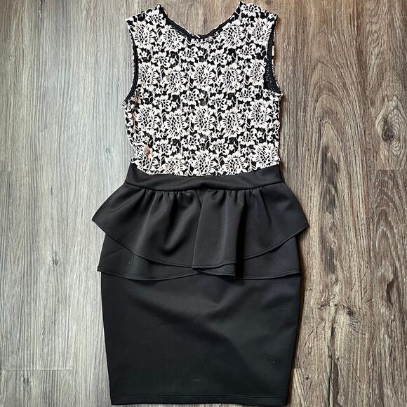 Love Culture Women’s SM peplum lace mini dress - Picture 2 of 5